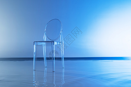 透明的椅子图片