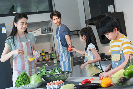 年轻父母教孩子学做饭图片