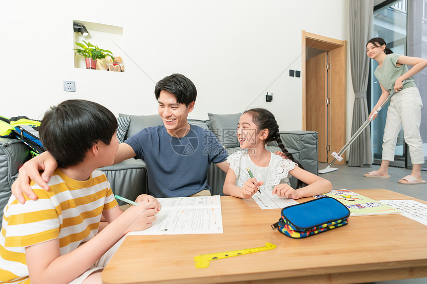 制作短视频作业感悟语句 给娃辅导作业那些事儿:笑与泪,成长与感悟
