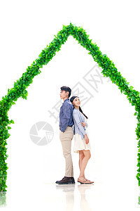绿色房子下的幸福伴侣图片