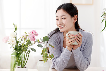 青年女人与花图片