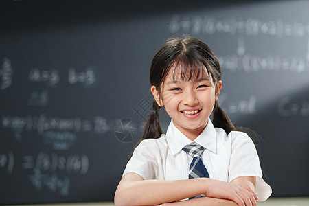 小学生在教室里上课高清图片下载-正版图片507635606-摄图网