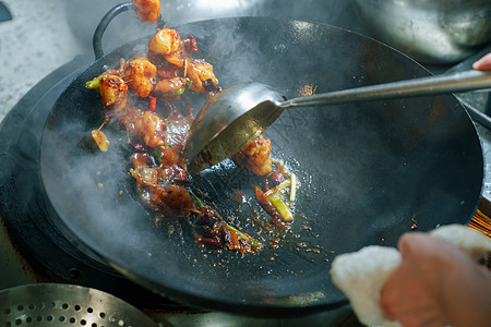 烹饪美味佳肴炒菜颠勺图片