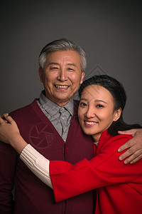 女儿和父亲拥抱图片