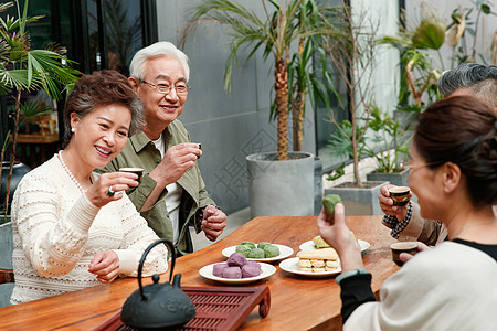 朋友聚会喝茶聊天图片图片