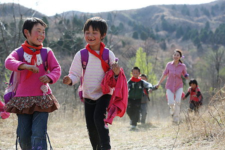 乡村小学生图片