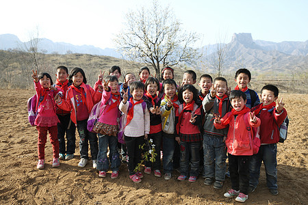 乡村小学生图片