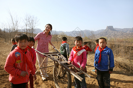 乡村老师和学生图片