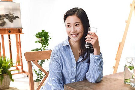 青年女人的健康生活图片