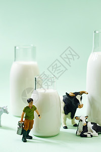 牛奶和奶牛图片