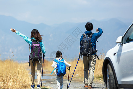 快乐家庭徒步旅行高清图片