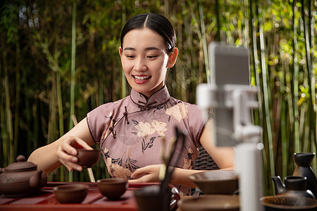 青年女人在线直播茶艺图片