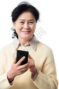 快乐的老年人拿着手机图片