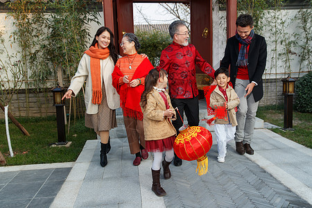 幸福的大家庭庆祝新年图片