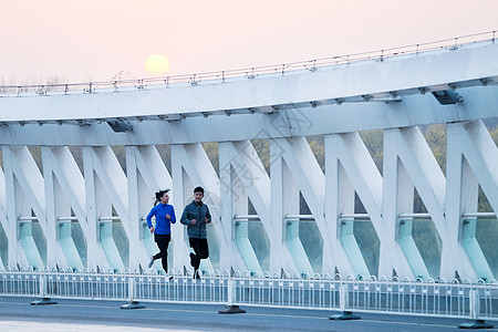 路跑青年情侣户外慢跑背景