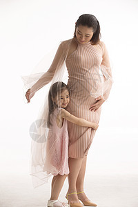 孕妇妈妈和小女孩图片