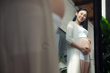 孕妇的家庭生活图片