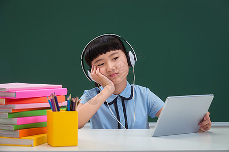 小学女生在线学习图片