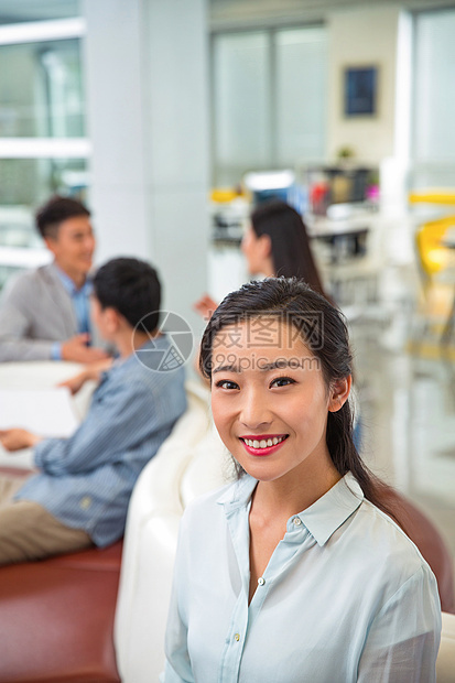 商务青年男女图片