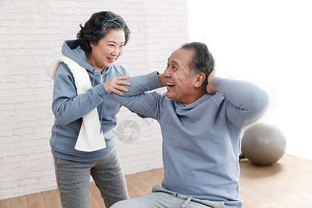 老年夫妇健身运动图片