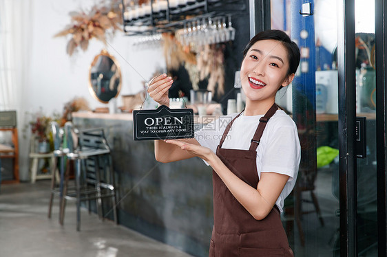 咖啡店的女服务员图片