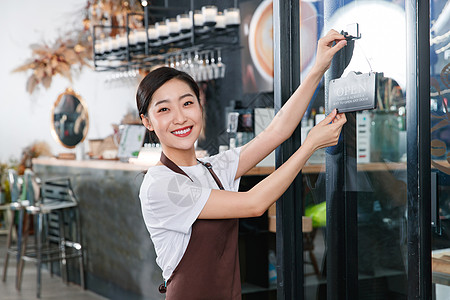 咖啡店的女服务员图片