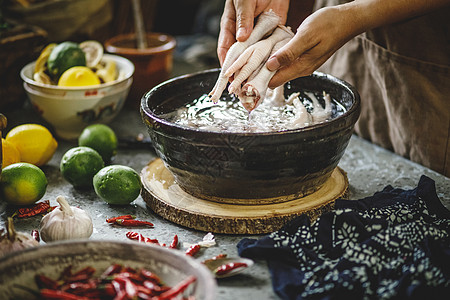 制作泡椒凤爪图片