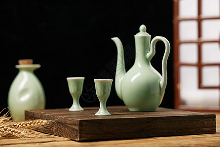 传统古风白酒器皿酒杯图片
