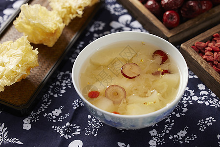 中式传统汤品小吊梨汤图片