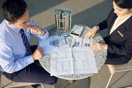 商务规划房产中介与顾客对比图纸背景