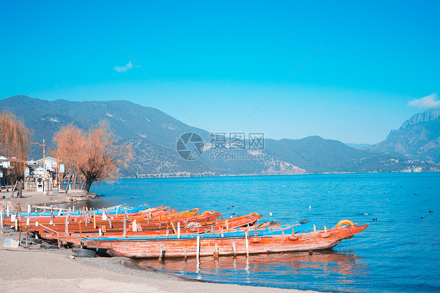 云南泸沽湖风景图片