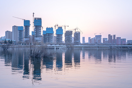 海边正在建设的房屋高楼海景房图片