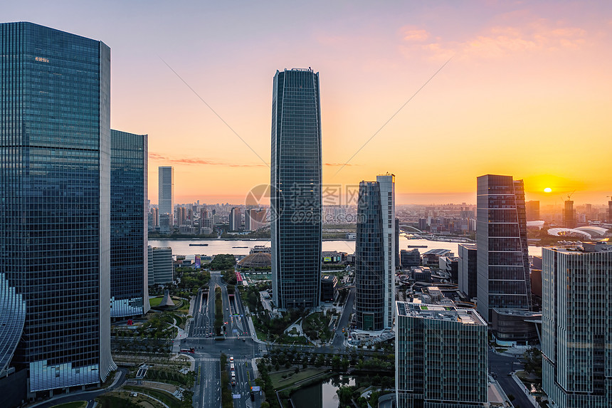 上海徐汇滨江西岸城市建筑群航拍日出高清图片下载-正版图片507700207-摄图网