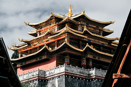 云南香格里拉独克宗古城月光城的大佛寺图片