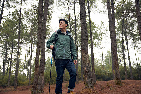 登山人物男青年户外徒步旅行背景