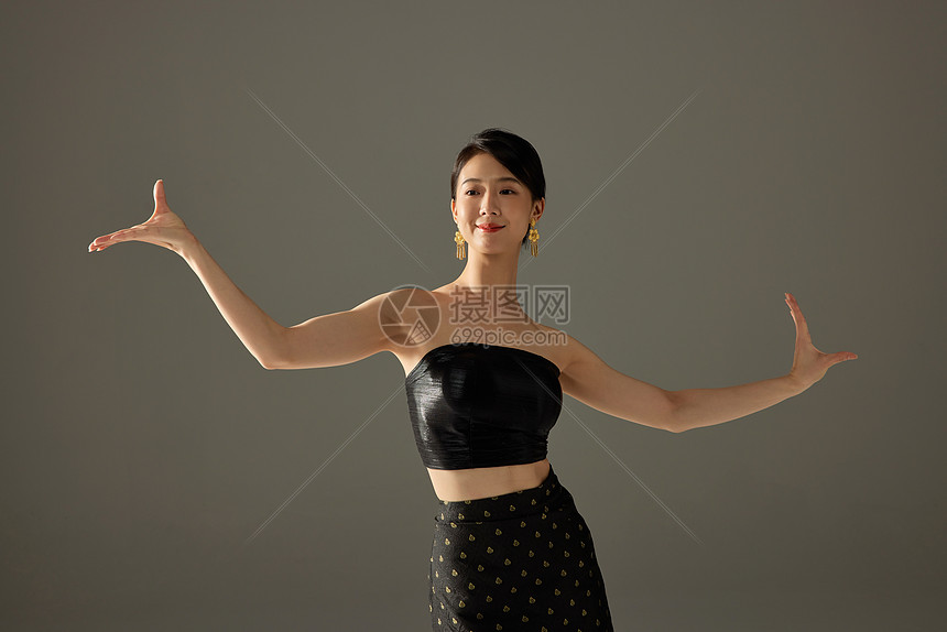 少数民族傣族女性舞蹈手部动作图片