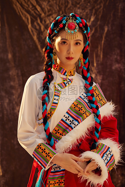 少数民族藏族女性形象图片