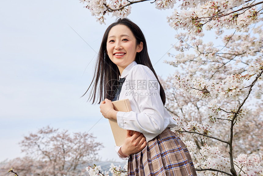 青春樱花少女写真图片