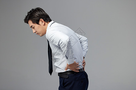 亚健康商务男性腰部疼痛图片