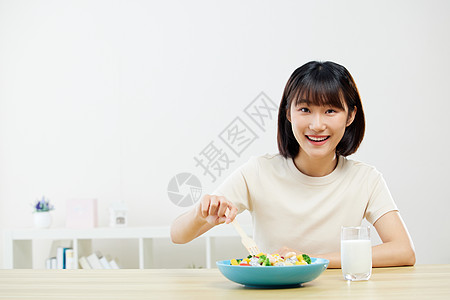 美女早晨居家女性健康饮食背景