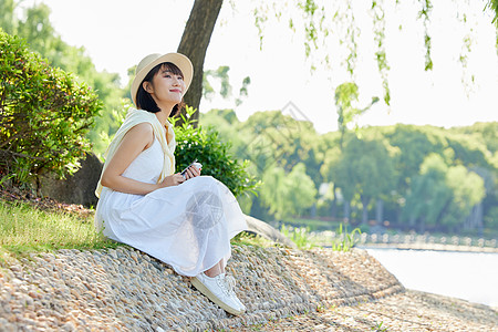 森系女孩活力少女夏日享受阳光背景