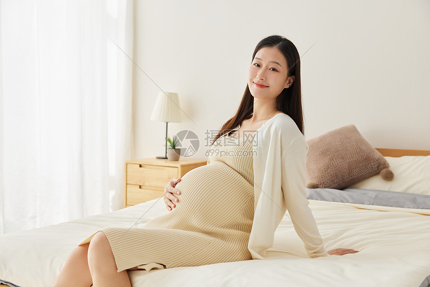 待产孕妇妈妈居家养胎形象图片