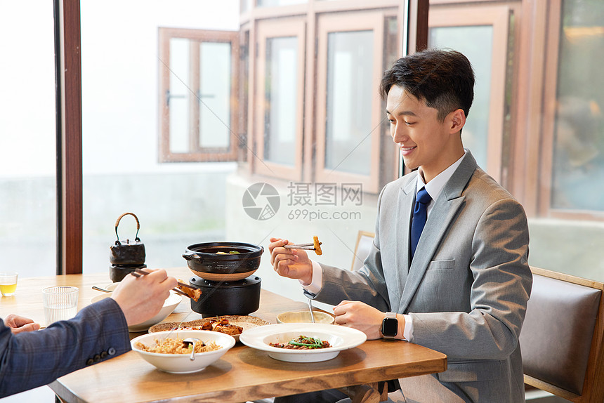 商务人士中午吃饭高清图片下载-正版图片507715536-摄图网