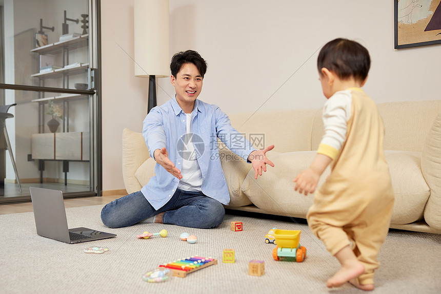 爸妈的互动盛宴：探索爹妈满院背后的故事 (父母互动)