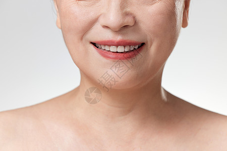 中年女性嘴部周围皮肤特写图片