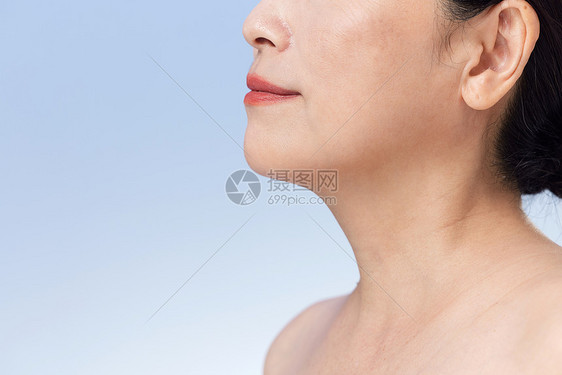 中老年女性面部皱纹图片
