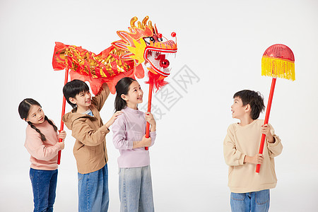 儿童小伙伴一起舞龙庆新年背景图片