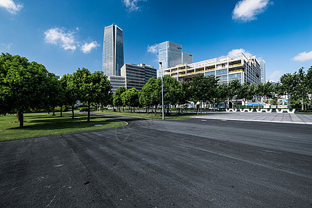 仰望生空上海徐汇滨江晴天西岸建筑背景