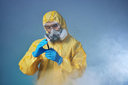 核污染现场研究的工作人员背景图片