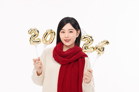 手举2024数字的美丽女孩图片